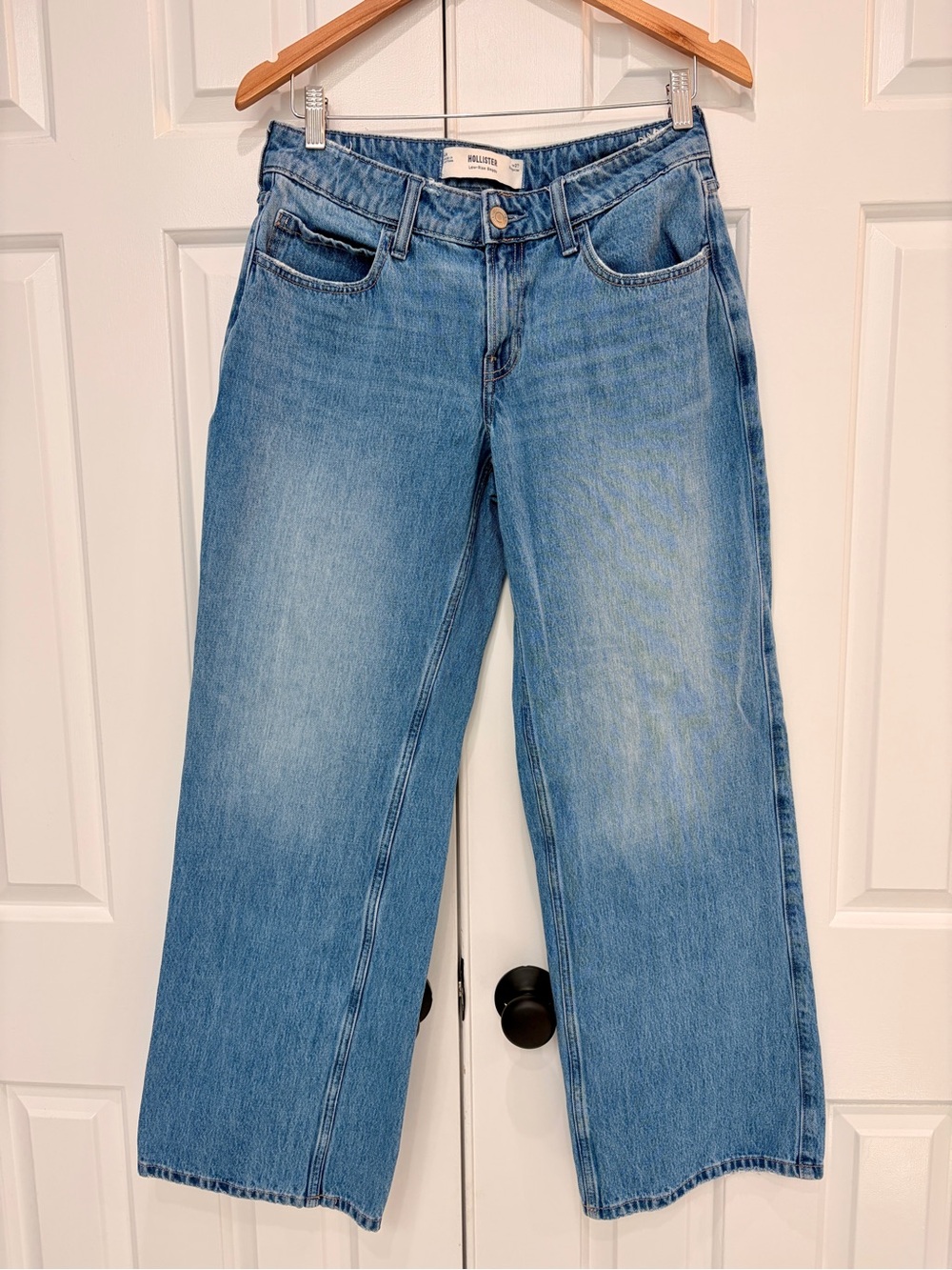 HolIister Low-Rise Baggy Jeans size 27